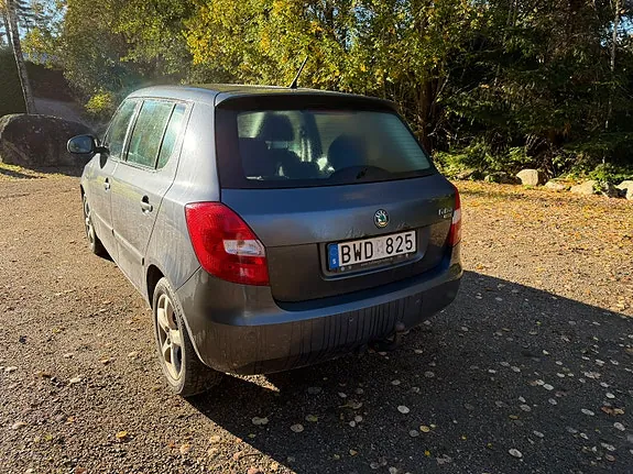 Skoda Fabia 2009 photo 4