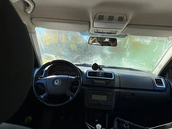 Skoda Fabia 2009 photo 5