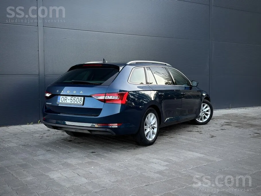 Skoda Superb 2021 photo 2