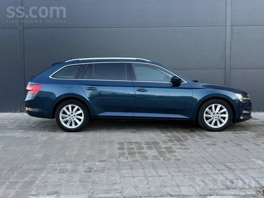 Skoda Superb 2021 photo 3