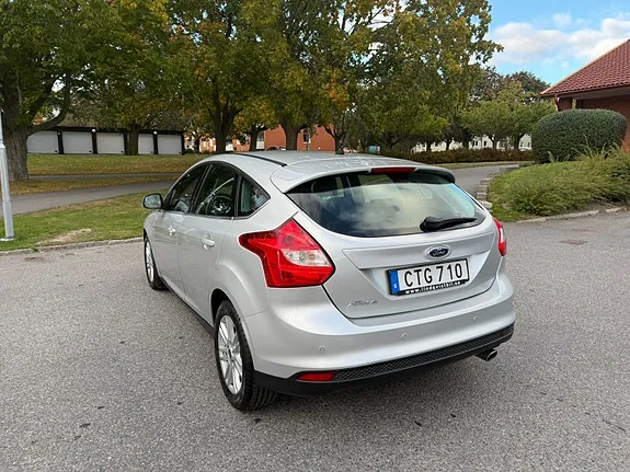 Ford Focus 2014 photo 2
