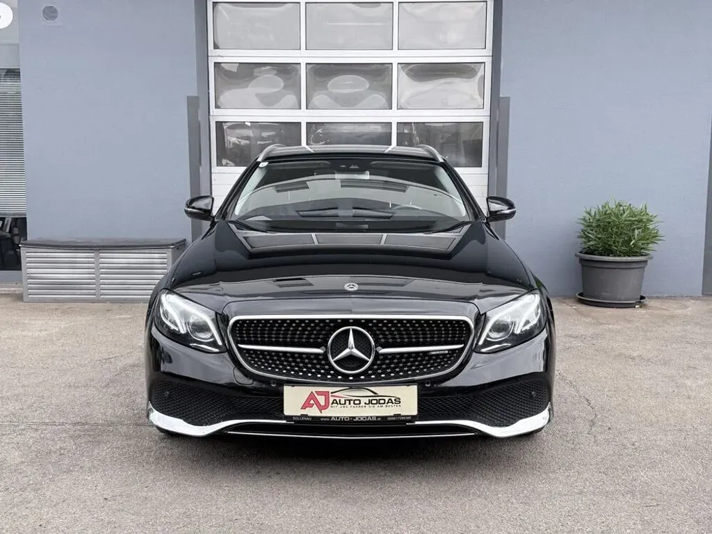 Mercedes-Benz E-Class 2017 photo 3