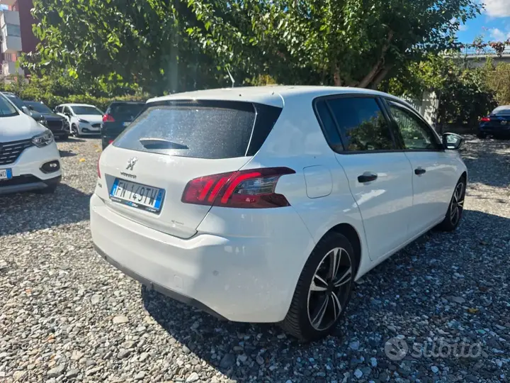 Peugeot 308 2018 photo 2