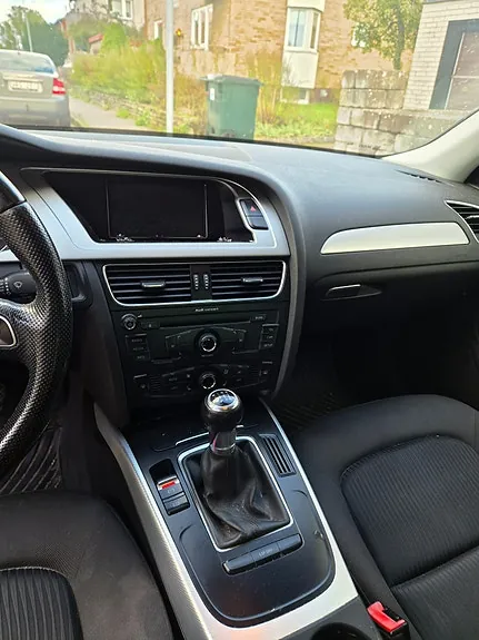 Audi A4 2010 photo 5
