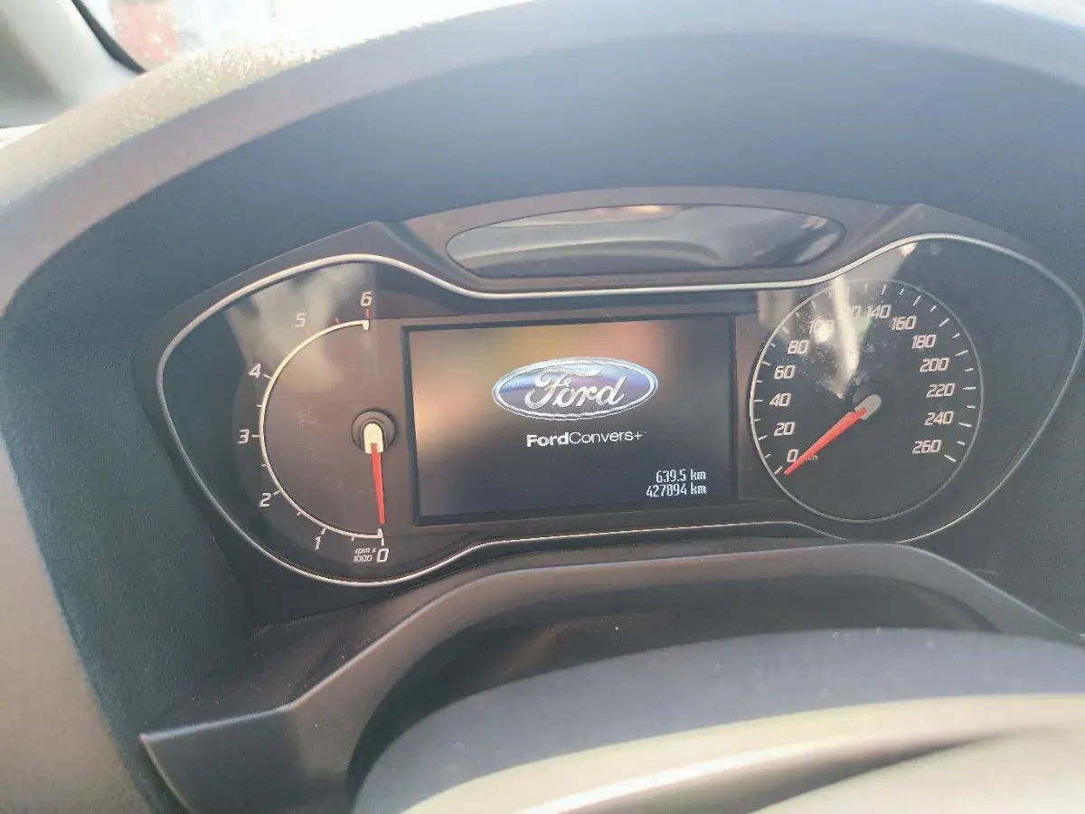 Ford Galaxy 2012 photo 3