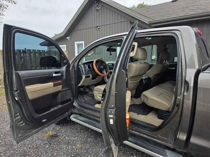 Toyota Tundra 2011 photo 4