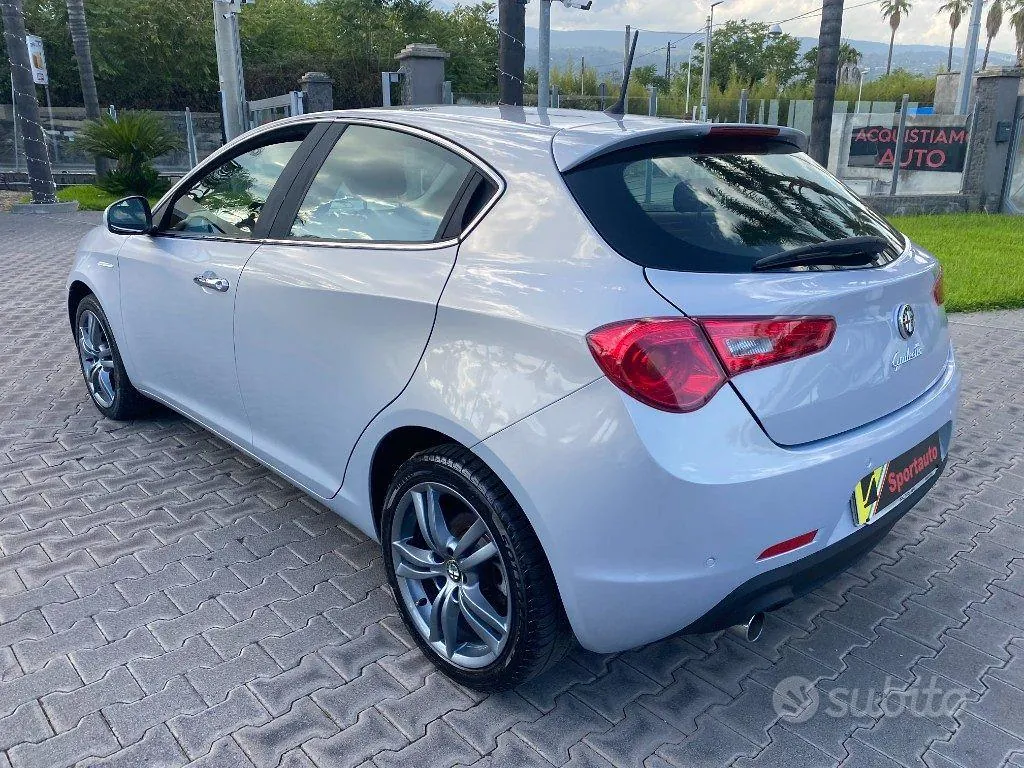 Alfa Romeo Giulietta 2015 photo 4