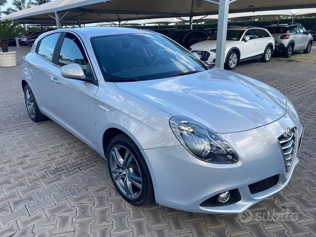 Alfa Romeo Giulietta 2015 photo 2