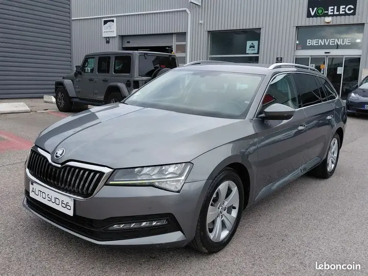 Skoda Superb 2022 photo 3
