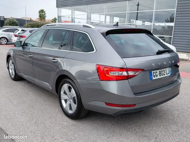 Skoda Superb 2022 photo 5