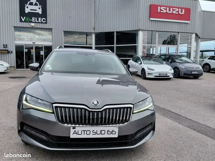Skoda Superb 2022 photo 2