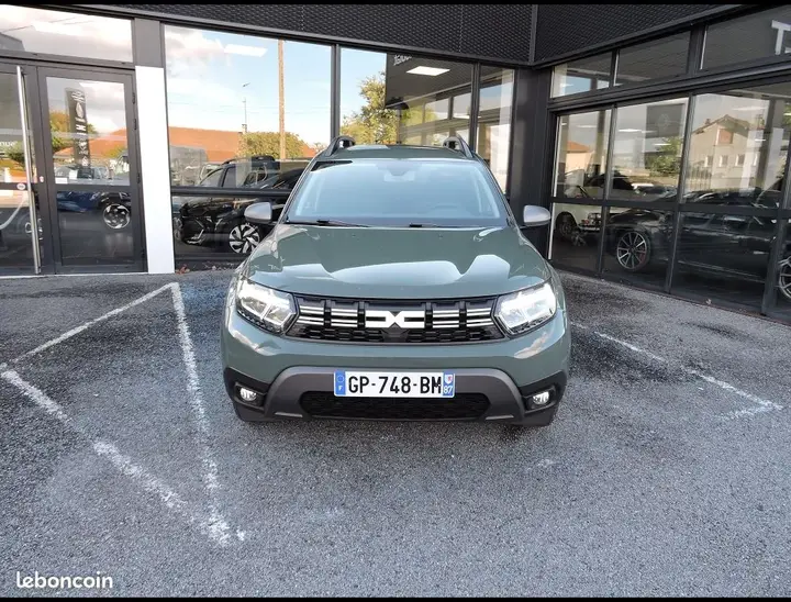 Dacia Duster 2023 photo 2