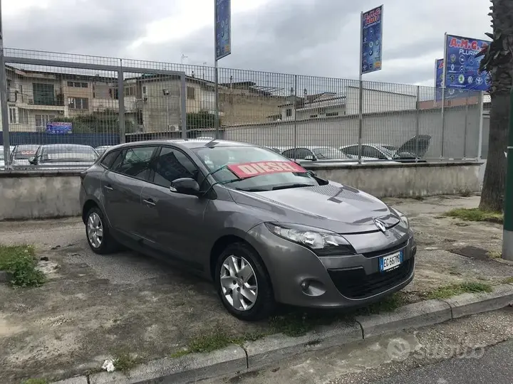 Renault Megane 2012 photo 2