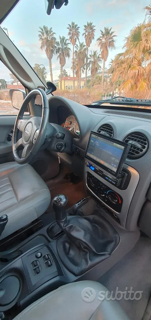Jeep Cherokee 2006 photo 5