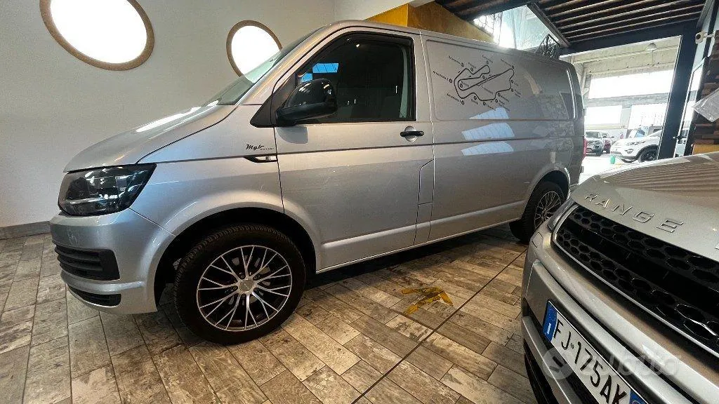 Volkswagen Transporter 2017 photo 2