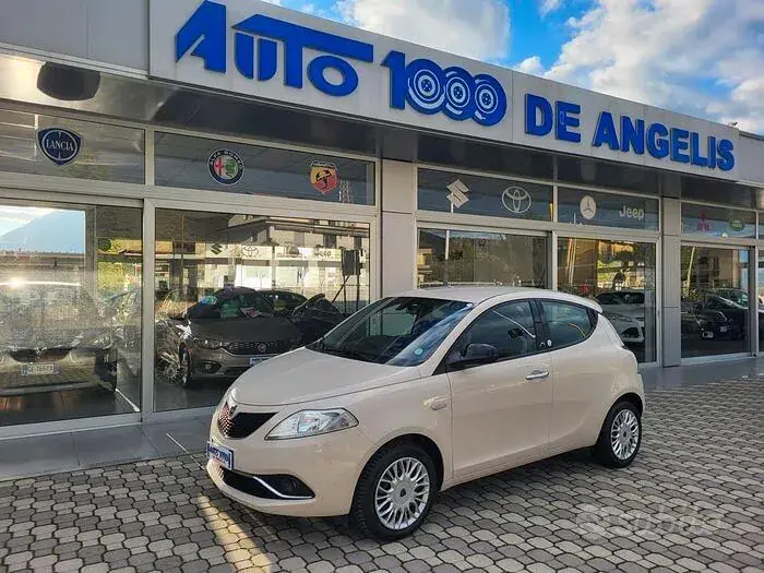 Lancia Ypsilon