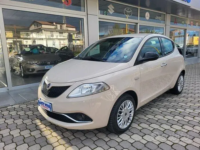 Lancia Ypsilon 2017 photo 2