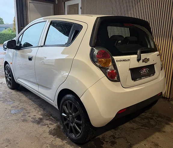 Chevrolet Spark 2010 photo 2