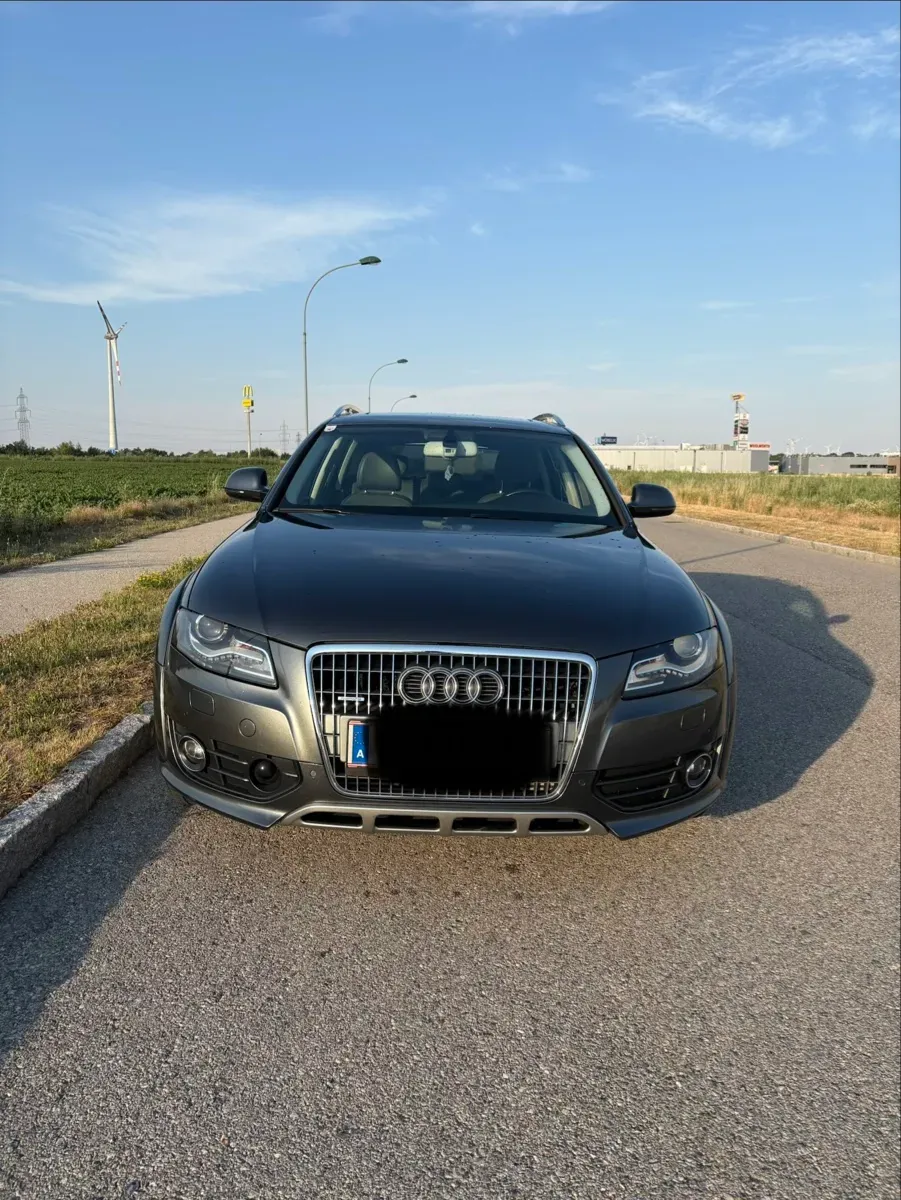 Audi A4 Allroad 2011 photo 2