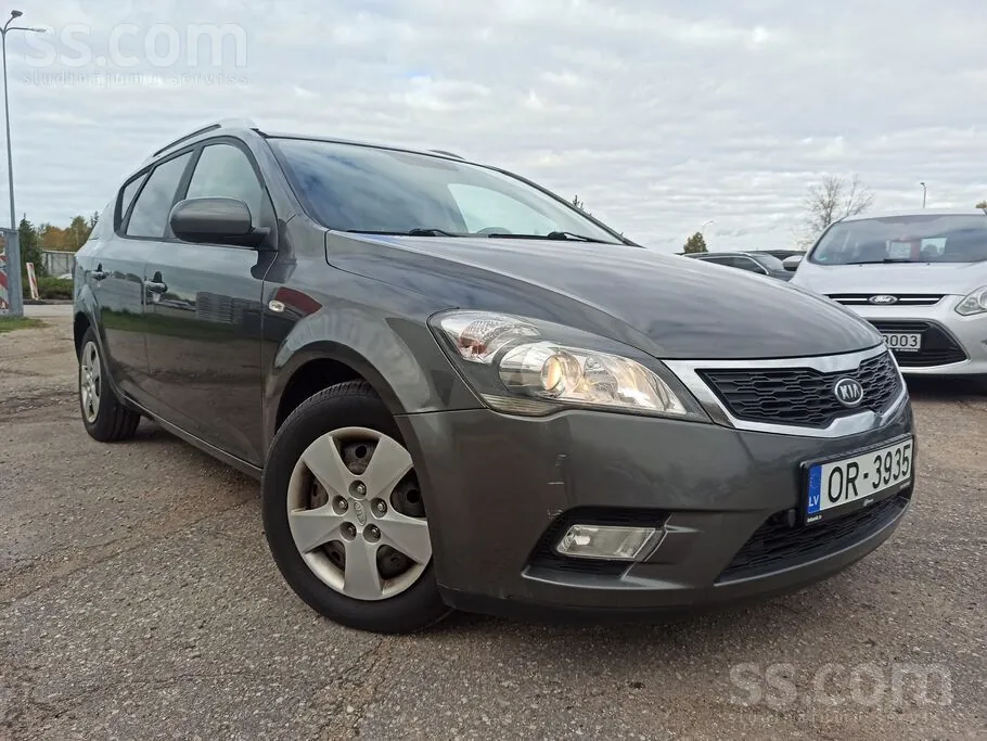 Kia Ceed 2010 photo 2