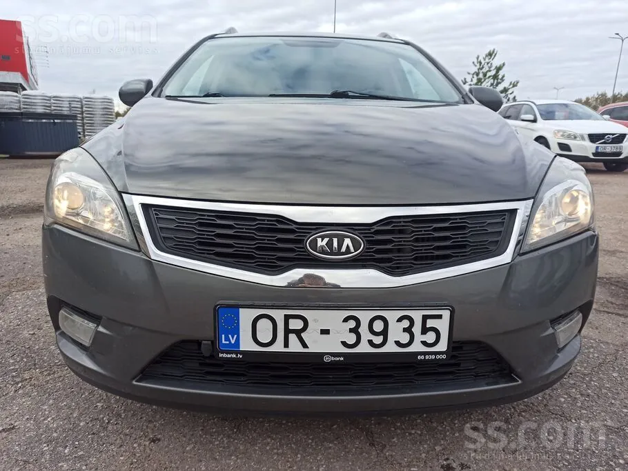 Kia Ceed 2010 photo 3