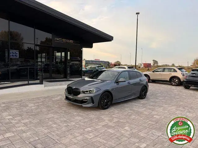 BMW 116D 2022 photo 2