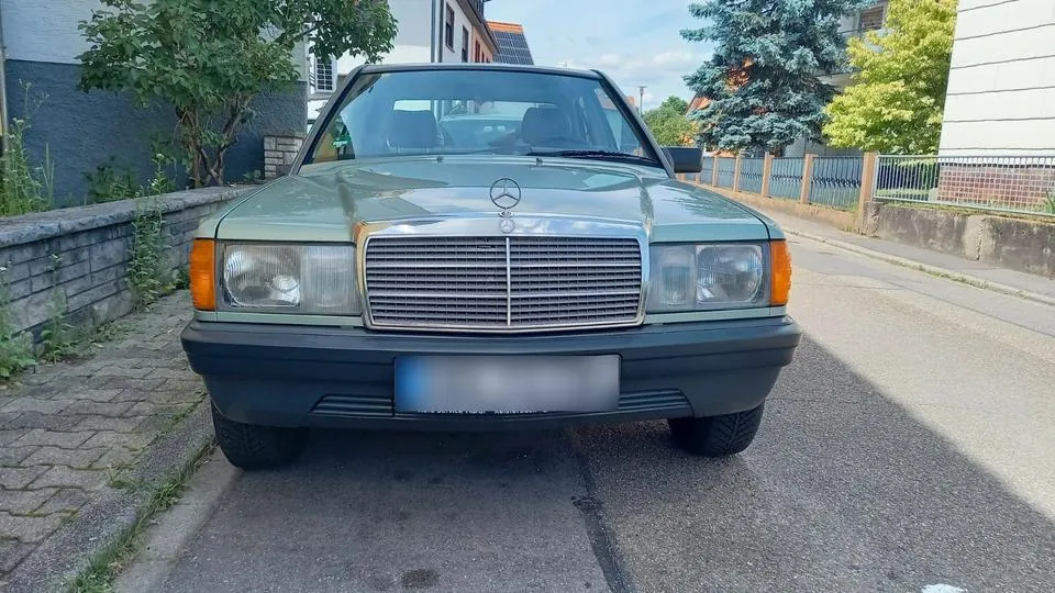 Mercedes-Benz 190