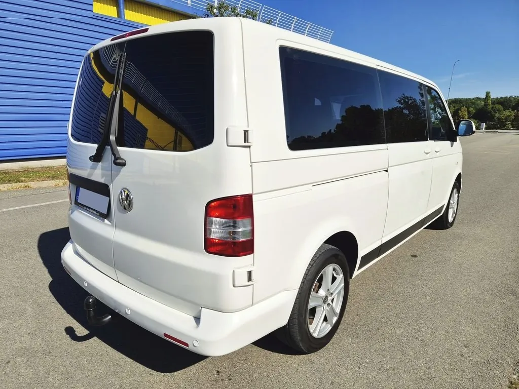 Volkswagen Caravelle 2010 photo 4