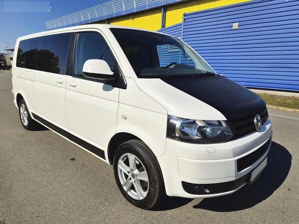 Volkswagen Caravelle 2010 photo 2