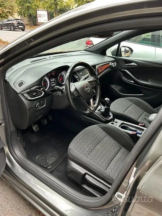 Opel Astra 2018 photo 2