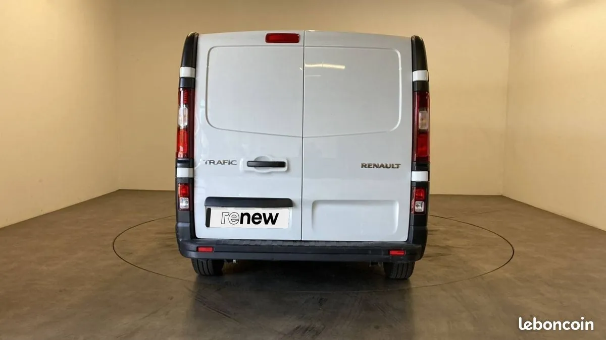 Renault Trafic 2023 photo 5