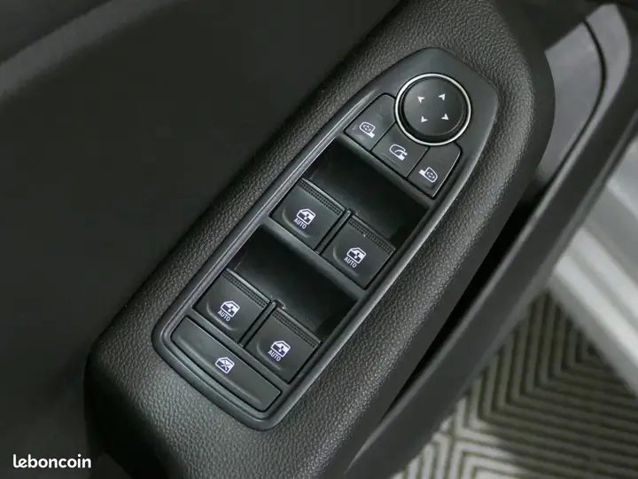 Renault Clio 2023 photo 3