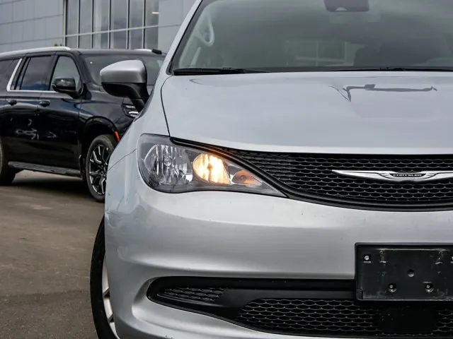 Chrysler Grand Caravan 2023 photo 5
