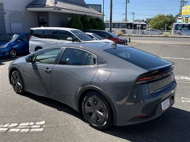 Toyota Prius 2023 photo 5