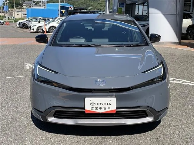 Toyota Prius 2023 photo 2