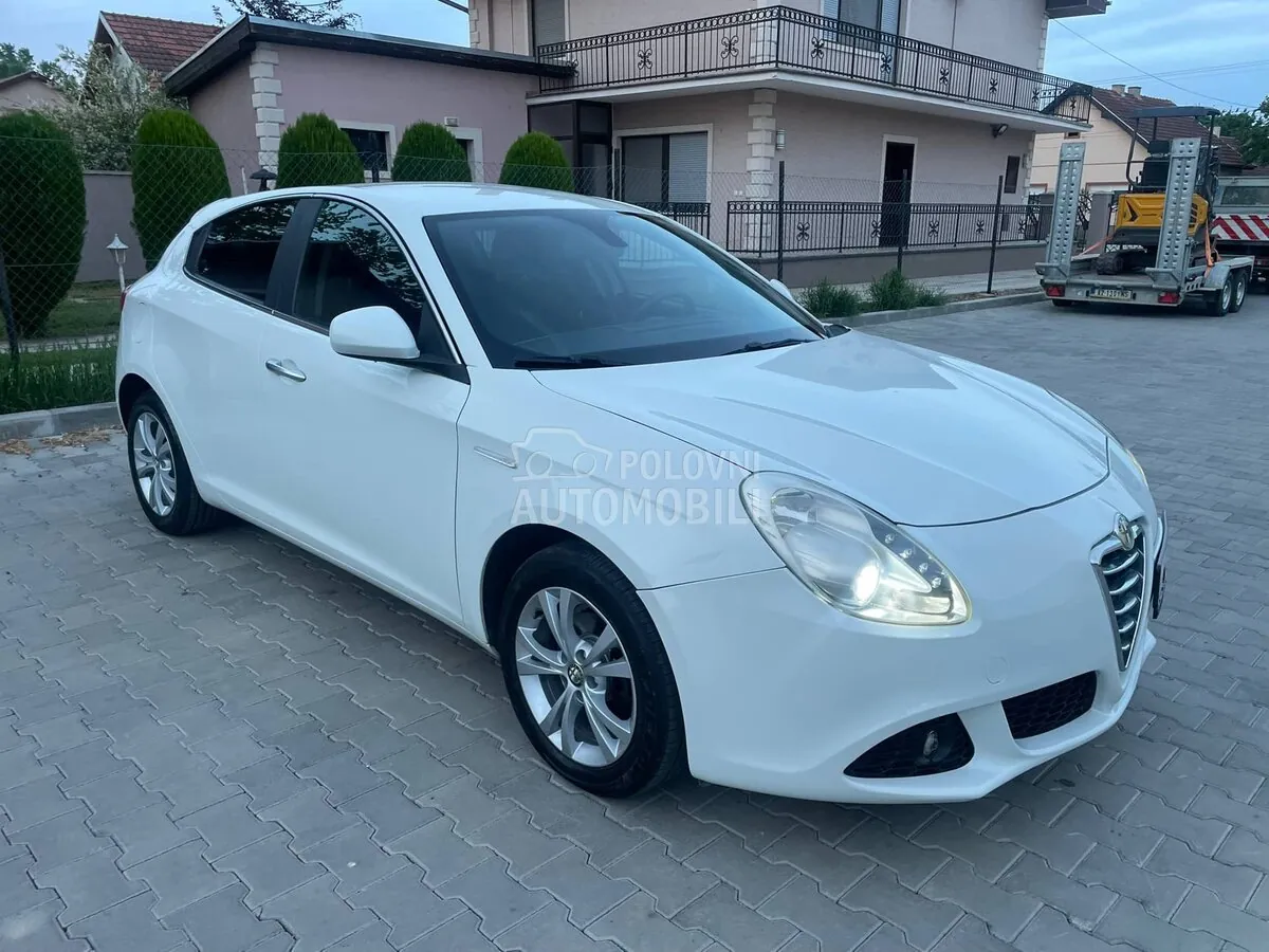 Alfa Romeo Giulietta 2010 photo 3
