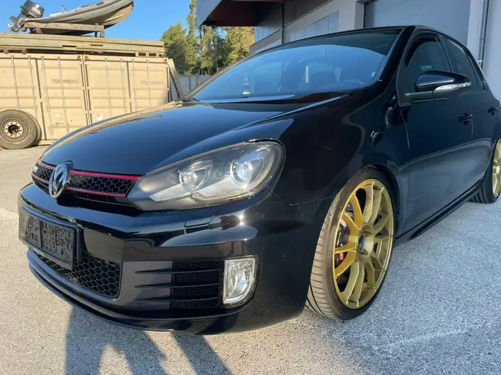 Volkswagen Golf Gti 2010 photo 2
