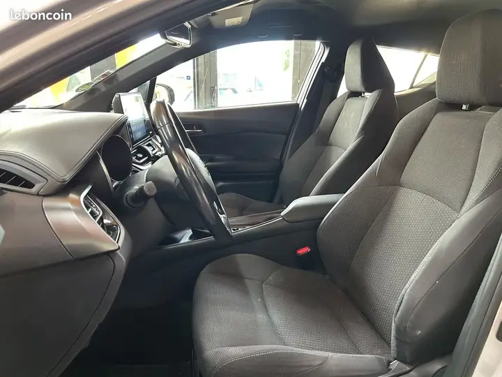 Toyota C-Hr 2017 photo 5