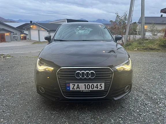 Audi A1 2011 photo 2