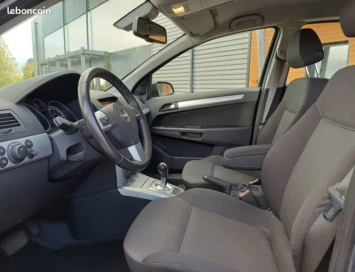 Opel Astra 2009 photo 5