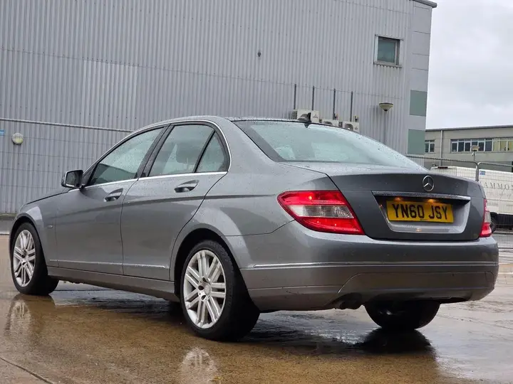 Mercedes-Benz C-Class 2010 photo 3