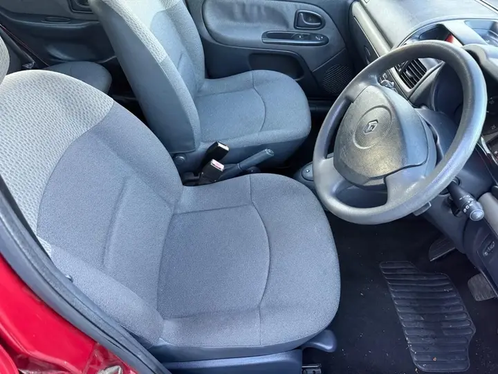 Renault Clio 2004 photo 4
