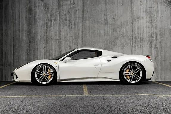 Ferrari 488 Spider 2017 photo 2