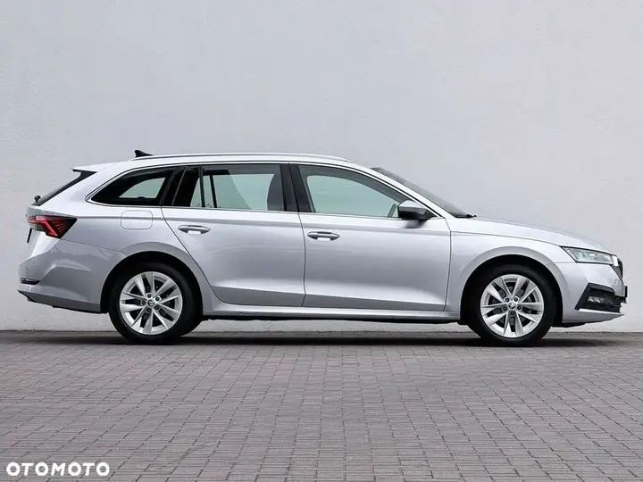 Skoda Octavia 2023 photo 3