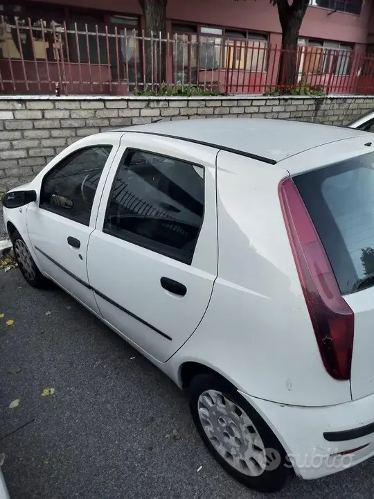 Fiat Punto 2009 photo 3
