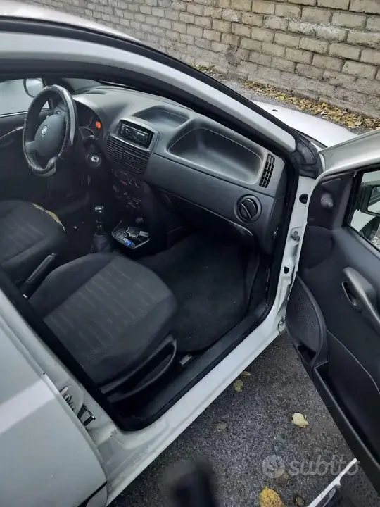 Fiat Punto 2009 photo 5