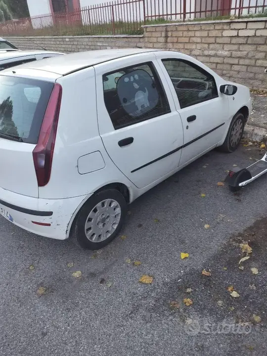 Fiat Punto 2009 photo 4