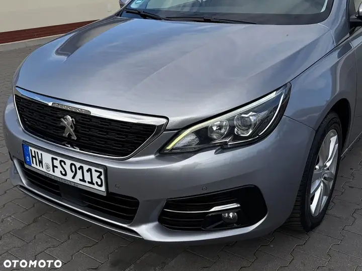 Peugeot 308 2019 photo 2