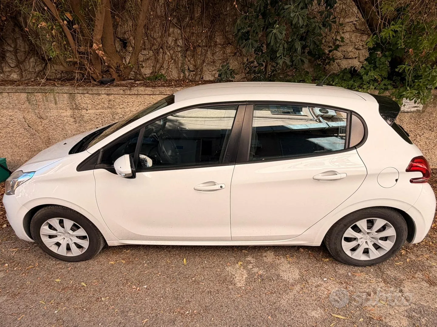 Peugeot 208 2017 photo 3
