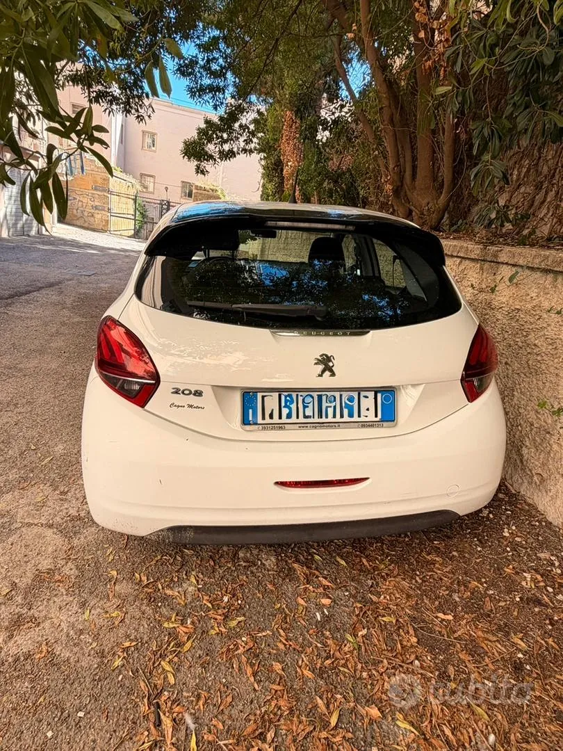 Peugeot 208 2017 photo 2
